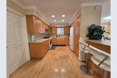 7822 Rhine, Huntington Beach, CA 92647 - Photo 8