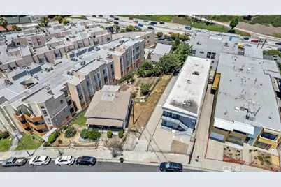 811 N Bunker Hill Avenue, Los Angeles, CA 90012 - Photo 4