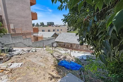 811 N Bunker Hill Avenue, Los Angeles, CA 90012 - Photo 16