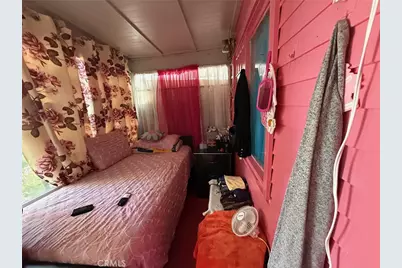 860 W 54th, Los Angeles, CA 90037 - Photo 22