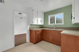 2035 W 102nd St, Los Angeles, CA 90047 - Photo 14