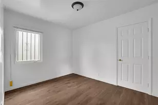 2035 W 102nd St, Los Angeles, CA 90047 - Photo 24