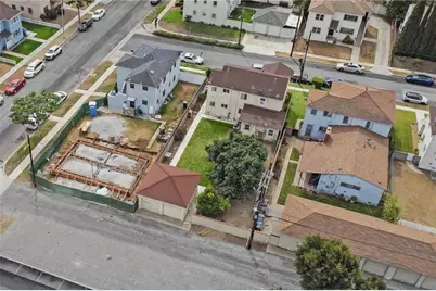 2035 W 102nd Street, Los Angeles, CA 90047 - Photo 32