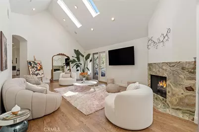 2127 Kress Street, Hollywood Hills, CA 90046 - Photo 2