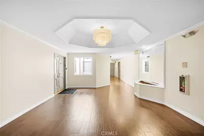 10475 Ashton Avenue Avenue #301, Los Angeles, CA 90024 - Photo 12