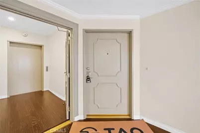 10475 Ashton Avenue Avenue #301, Los Angeles, CA 90024 - Photo 14