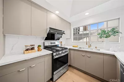 10475 Ashton Avenue Avenue #301, Los Angeles, CA 90024 - Photo 24