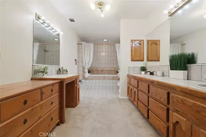 17850 Portside Ln, Victorville, CA 92395 - Photo 24