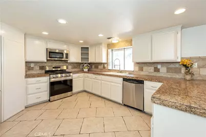12685 Pinehurst, Victorville, CA 92395 - Photo 6
