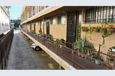 1233 N New Hampshire Avenue, Los Angeles, CA 90029 - Photo 6