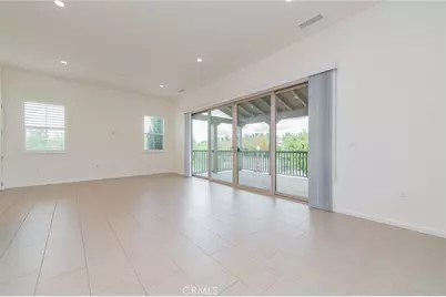131 Damsel, Irvine, CA 92620 - Photo 6