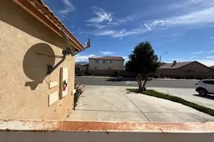 724 Grassy Meadow Dr, San Jacinto, CA 92582 - Photo 2