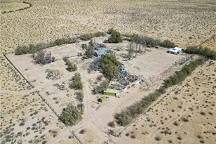 45200 Camelot Drive, Yermo, CA 92398 - Photo 12
