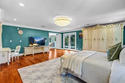 2290 Lombardy, San Marino, CA 91108 - Photo 32