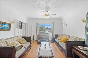 1637 W 37th St, Los Angeles, CA 90018 - Photo 8