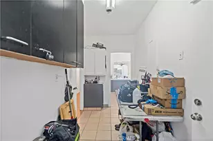 1637 W 37th St, Los Angeles, CA 90018 - Photo 16