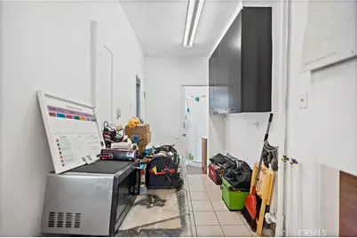 1637 W 37th Street, Los Angeles, CA 90018 - Photo 14