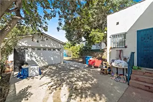 1637 W 37th St, Los Angeles, CA 90018 - Photo 30