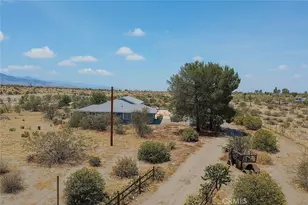 13384 Sheep Creek Rd, Phelan, CA 92371 - Photo 2