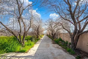 31516 Clay River Rd, Barstow, CA 92311 - Photo 4