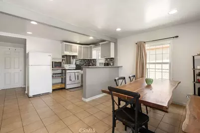 672 E 112th Street, Los Angeles, CA 90059 - Photo 2