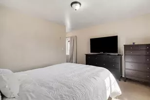 672 E 112th St, Los Angeles, CA 90059 - Photo 16