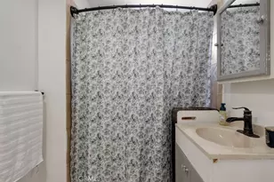 672 E 112th St, Los Angeles, CA 90059 - Photo 18