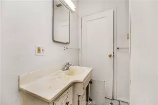 2514 Exposition, Los Angeles, CA 90018 - Photo 18