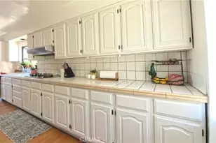 641 Sunnyhill Dr, Los Angeles, CA 90065 - Photo 16