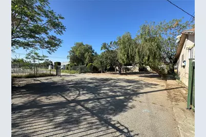 8464 Cypress Avenue, Fontana, CA 92335 - Photo 6