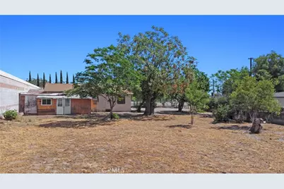 8464 Cypress Avenue, Fontana, CA 92335 - Photo 2