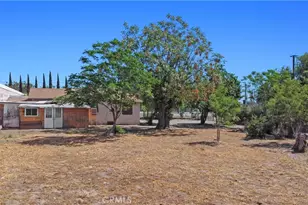 8464 Cypress Ave, Fontana, CA 92335 - Photo 2