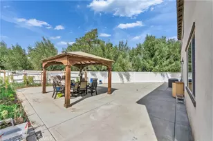 2675 Half Dome Ct, Jurupa Valley, CA 92509 - Photo 10