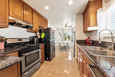 2389 Mayfield Avenue, Montrose, CA 91020 - Photo 8