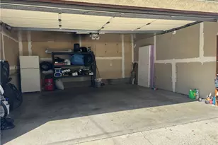 13851 Los Angeles, Baldwin Park, CA 91706 - Photo 2