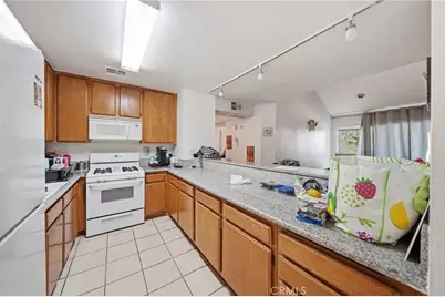 7640 Oso #318, Winnetka, CA 91306 - Photo 14