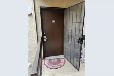 18350 Hatteras St #202, Tarzana, CA 91356 - Photo 1