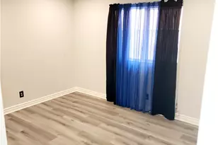 323 W 47th, Los Angeles, CA 90037 - Photo 8