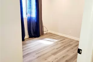 323 W 47th, Los Angeles, CA 90037 - Photo 10