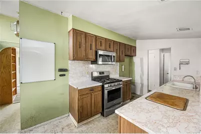 18814 Fonthill Avenue, Torrance, CA 90504 - Photo 6