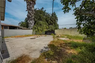 1405 S Center Ave, Compton, CA 90220 - Photo 20