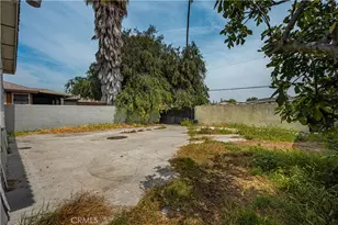 1405 S Center Ave, Compton, CA 90220 - Photo 4