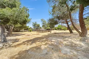 14224 Fort Apache Ct, Victorville, CA 92392 - Photo 22