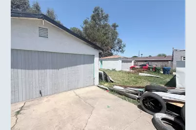 1553 E 110th, Los Angeles, CA 90059 - Photo 4