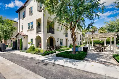 877 Orchid #C, Azusa, CA 91702 - Photo 2