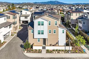 418 Lobata, Irvine, CA 92618 - Photo 2