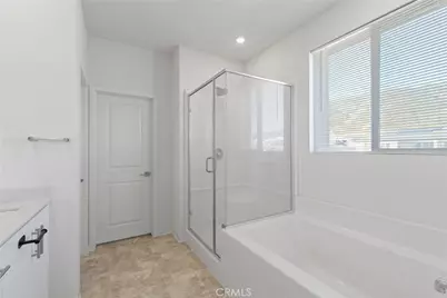 15946 Caterpillar, Fontana, CA 92336 - Photo 12