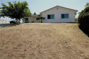2425 Castle Dr, Bakersfield, CA 93306 - Photo 1