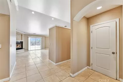 10206 Evelyn, California City, CA 93505 - Photo 2
