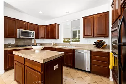 80 Wonderland, Irvine, CA 92620 - Photo 2